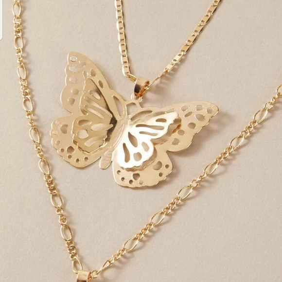 *Joan* Butterfly Key Necklace - Picture 3 of 4